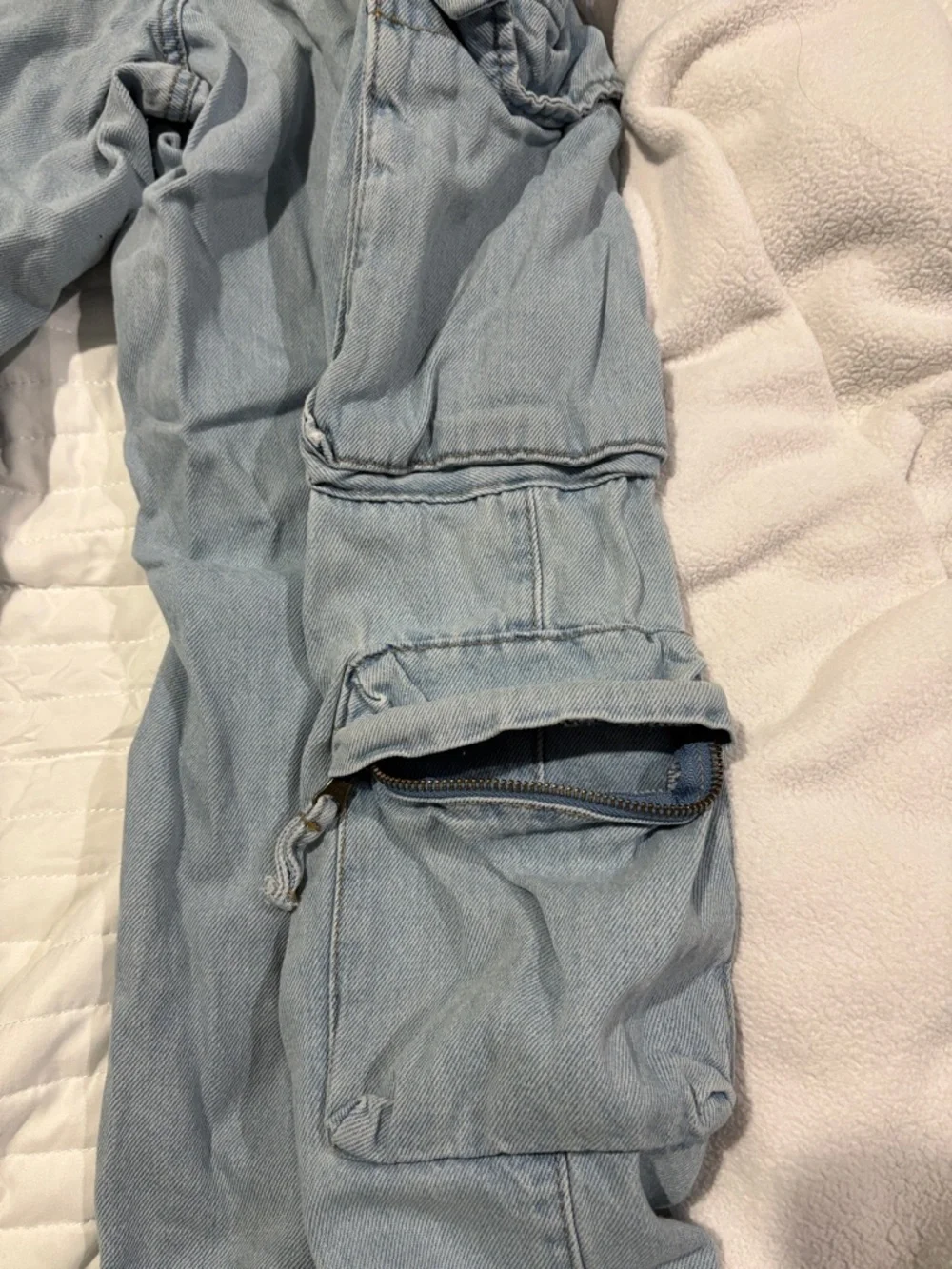 Universal Thread Light Blue Denim Cargo Jeans - Picture 8 of 8